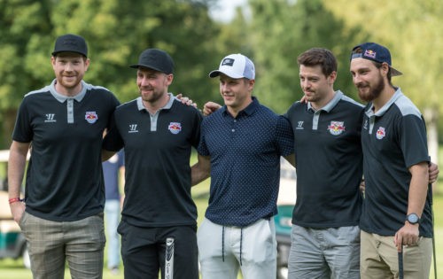 Die Eishockey-Cracks der RED BULLS München auf den Spuren von Woods