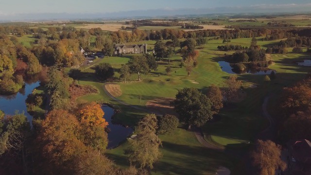 Schottland: Dining Domes am Golfplatz