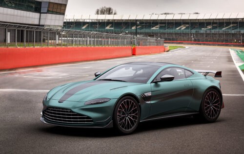 Aston Martin: Schneller am Golfplatz